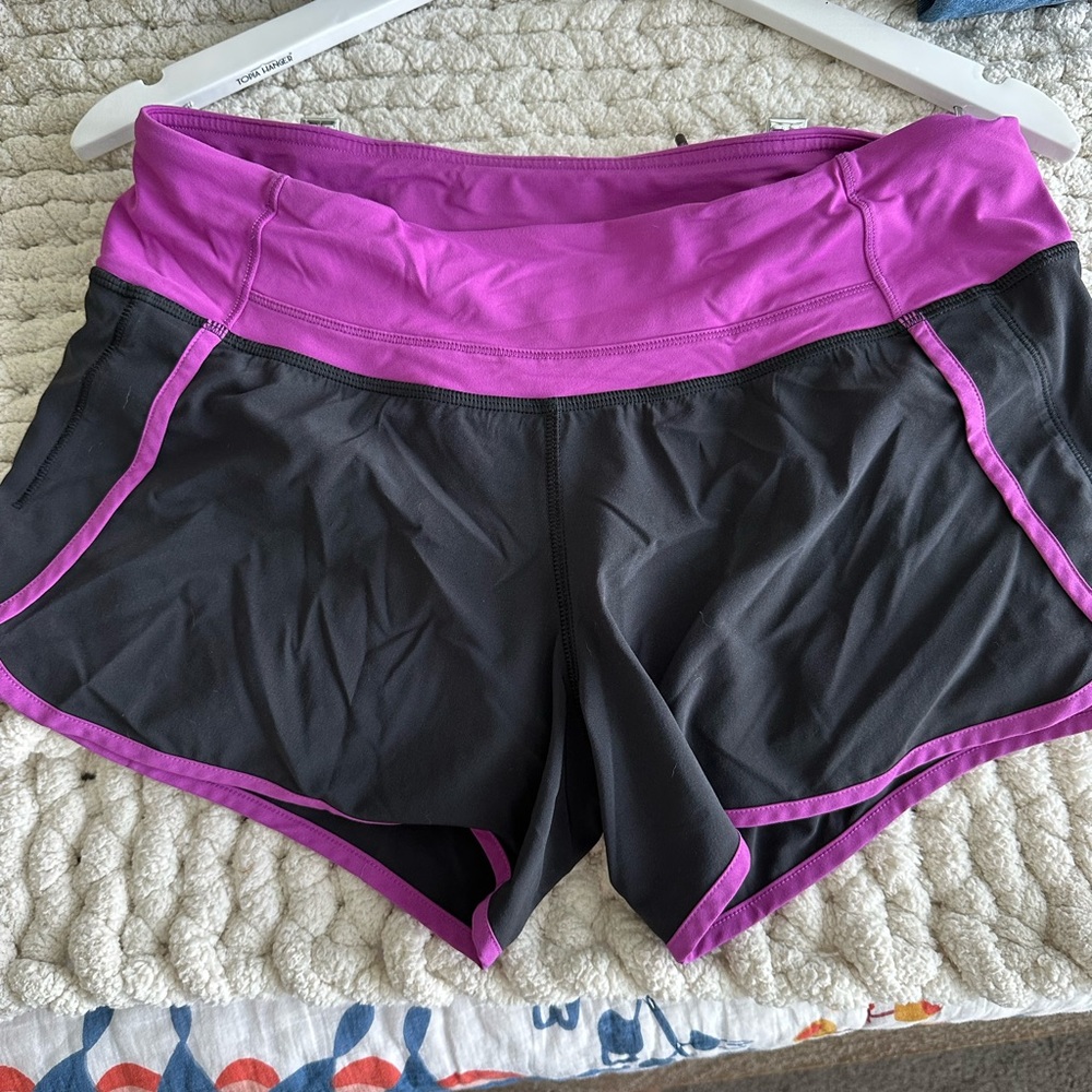Lululemon, Speed up short, LR 2.5” lined, Purple/Black, size 6, good condition